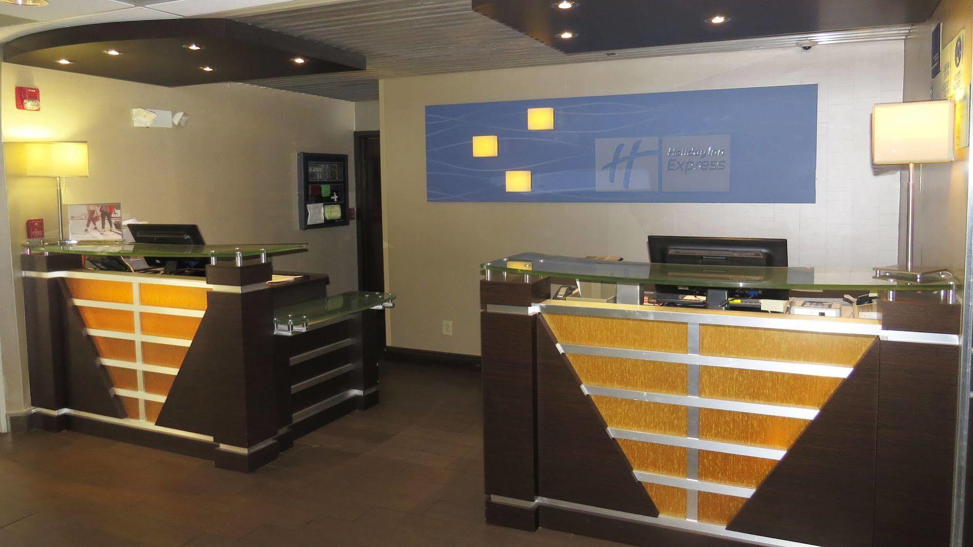 Holiday Inn Express & Suites - Oxford By Ihg Ngoại thất bức ảnh